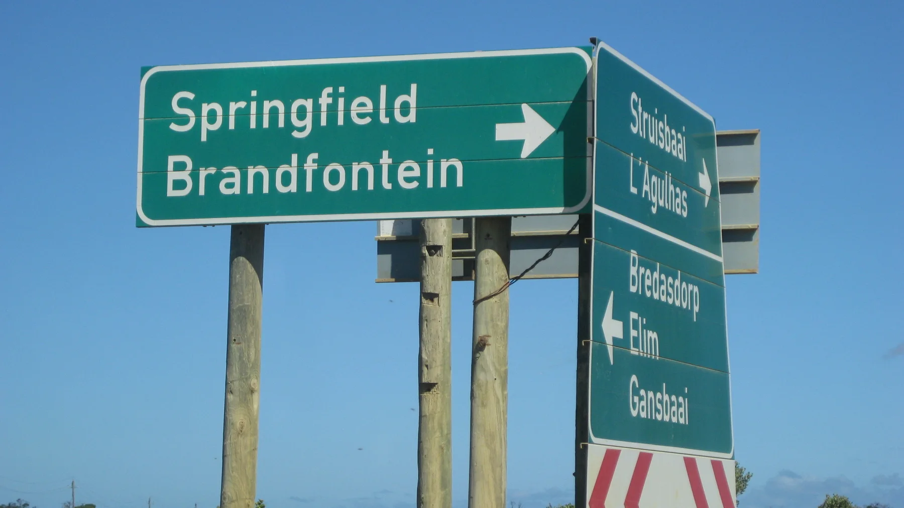 A green sign points toward Springfield and Brandfontein.